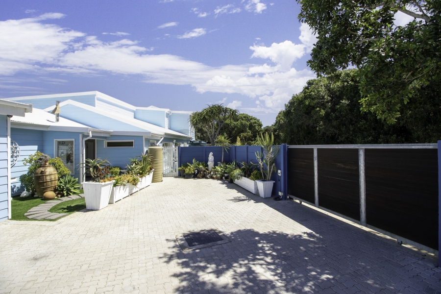 11 Bedroom Property for Sale in West Beach Eastern Cape